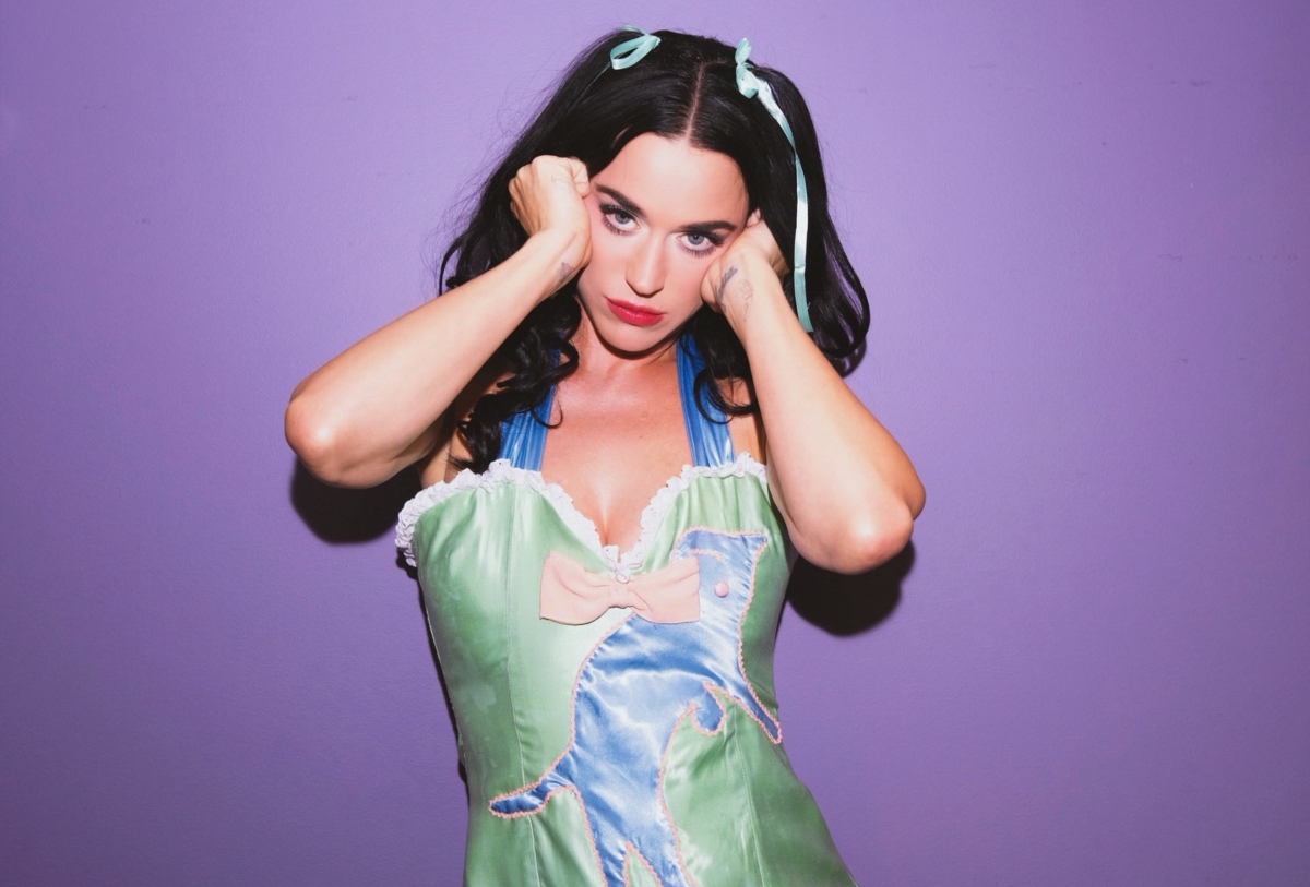 &Eta; Katy Perry &kappa;&alpha;&tau;ά &tau;&omicron;&upsilon; &Lambda;&epsilon;&upsilon;&kappa;&omicron;ύ &Omicron;ί&kappa;&omicron;&upsilon; &gamma;&iota;&alpha; &tau;&eta; &chi;&rho;ή&sigma;&eta; &tau;&omicron;&upsilon; "Firework" &sigma;&epsilon; &beta;ί&nu;&tau;&epsilon;&omicron; &mu;&epsilon; &sigma;&tau;&rho;&alpha;&tau;&iota;&omega;&tau;&iota;&kappa;έ&sigmaf; &epsilon;&pi;&iota;&theta;έ&sigma;&epsilon;&iota;&sigmaf;