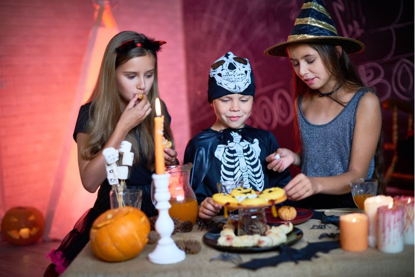 Πώς να ετοιμάσετε ένα Halloween πάρτι που θα ενθουσιάσει τα παιδιά