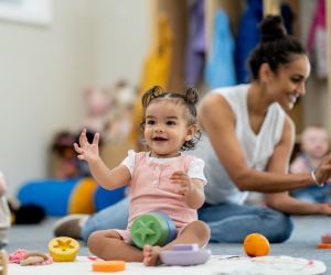 Πρώτη χρονιά στον παιδικό σταθμό; Συμβουλές για τους γονείς και τη μετάβαση των νηπίων τους