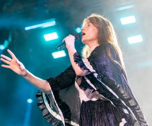 Florence Welch: «Η σκηνή είναι εκεί όπου μπορώ να είμαι ο εαυτός μου»