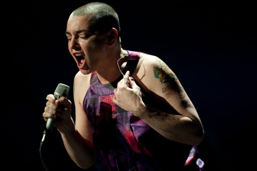 Sinead O'Connor: «Το να λες αυτό που νιώθεις είναι σαν να σκάβεις τον τάφο σου»