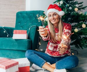Ugly Christmas sweater και jeans: Η «στολή» μου για το Χριστουγεννιάτικο τραπέζι