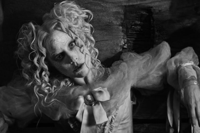 Τραγούδησε και χόρεψε το ολοκαίνουργιο The Dead Dance της Lady Gaga και θα ζωντανέψει η Τετάρτη σου
