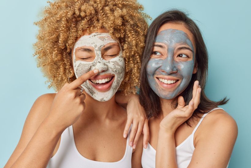 6 DIY μάσκες προσώπου για να γιορτάσεις με τις φίλες σου τη Μέρα Φιλίας