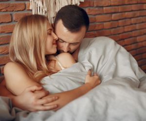 Εξομολόγηση μιας φίλης: «Πώς είναι πραγματικά να κάνεις έρωτα για πρώτη φορά μετά από μαστεκτομή ή καρκίνο του μαστού»