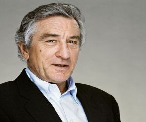 Robert De Niro: «Ο χρόνος προχωρά. Οπότε ό,τι πρόκειται να κάνετε, κάντε το. Κάντε το τώρα. Μην περιμένετε»