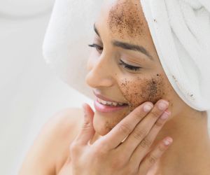 Scrub: Η εβδομαδιαία συνήθεια που μου χαρίζει ένα καθαρό πρόσωπο