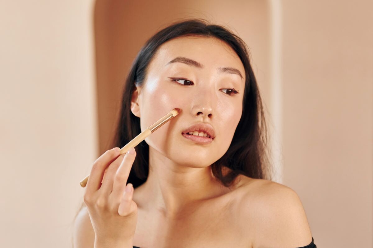 Το no-makeup makeup επιστρέφει αλλά πιο «αληθινό» από ποτέ