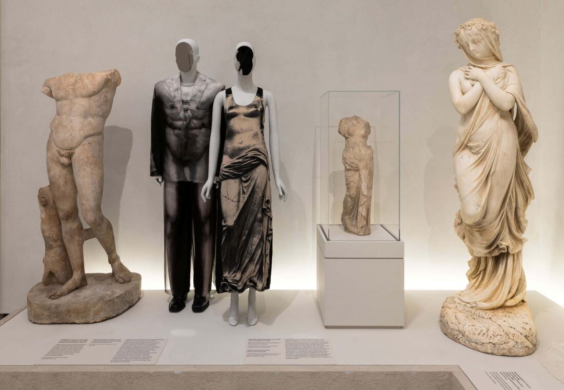 costume art exhib