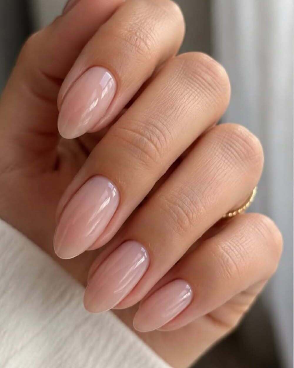 NUDE NAILS TREND