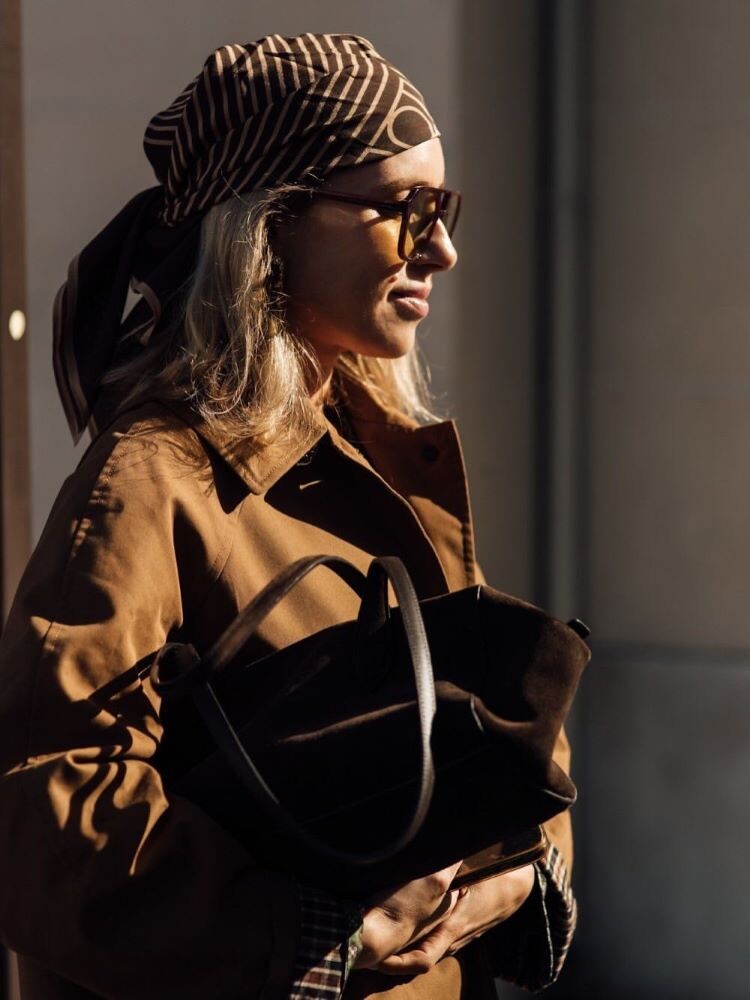 SILK SCARF AND HOW TO WEAR IT