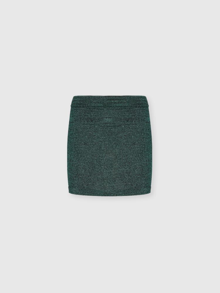 HOW TO WEAR A SKIRT