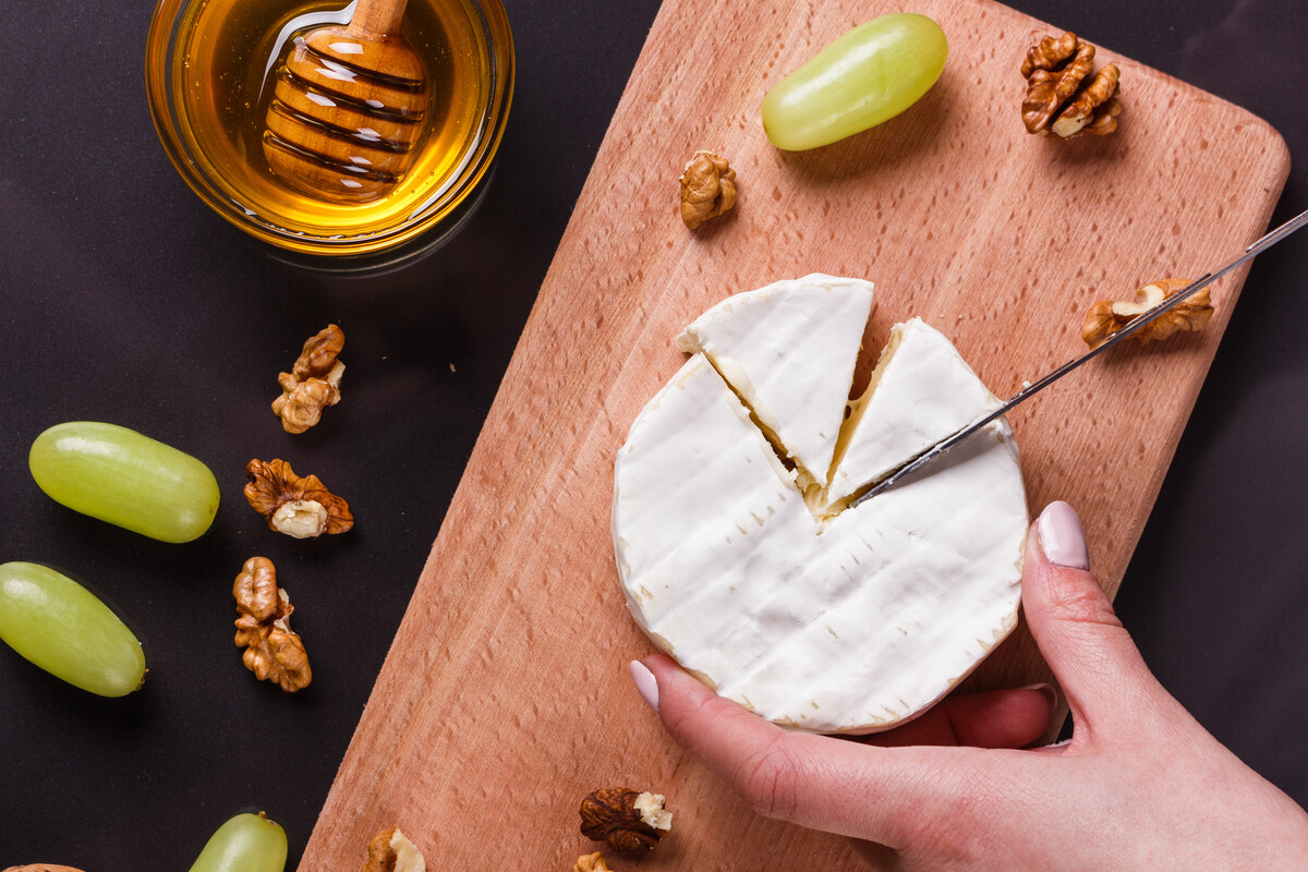 Brie: Η βελούδινη αυτού μεγαλειότης των τυριών