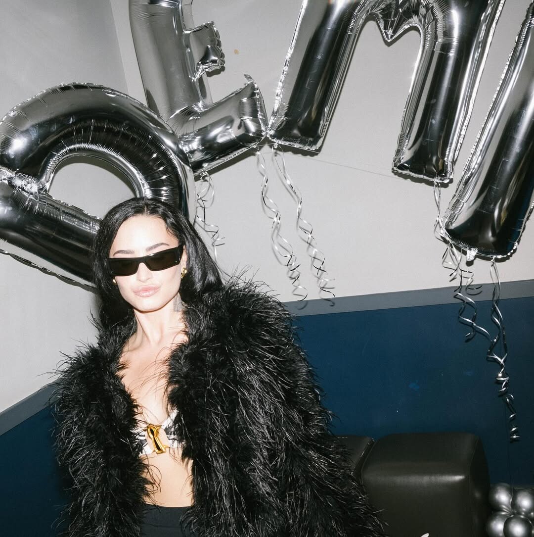 Demi Lovato: «Οι ουλές είναι σαν πληγές μάχης – δείχνουν τι έχεις περάσει και πόσο δυνατός έχεις γίνει»