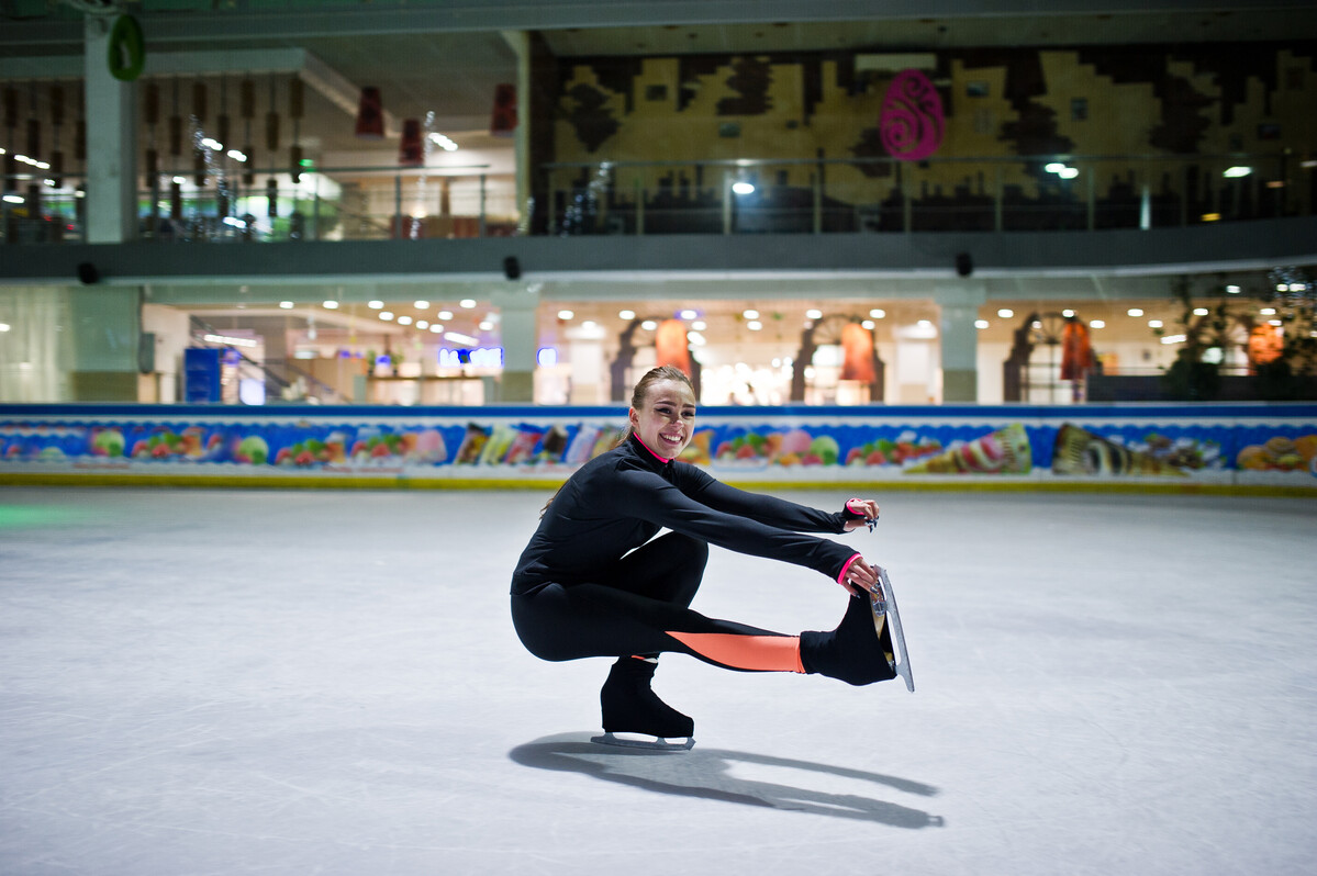 Ice Skating: Πώς μετέτρεψα την πιο κλισέ χριστουγεννιάτικη βόλτα στο απόλυτο workout του Δεκεμβρίου (και πώς θα το κάνεις κι εσύ)