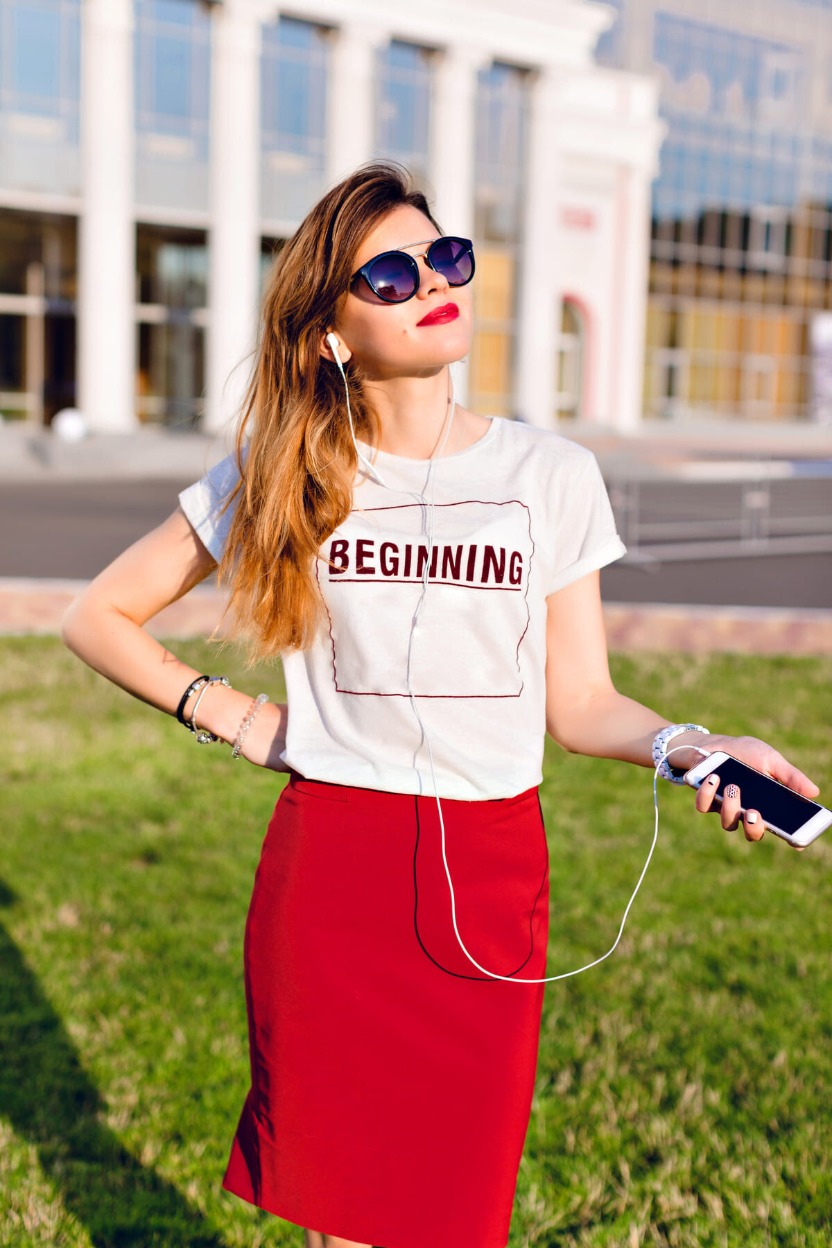 Όποτε δεν θέλω να μιλήσω πολύ, αφήνω το T-shirt μου να πει πώς νιώθω