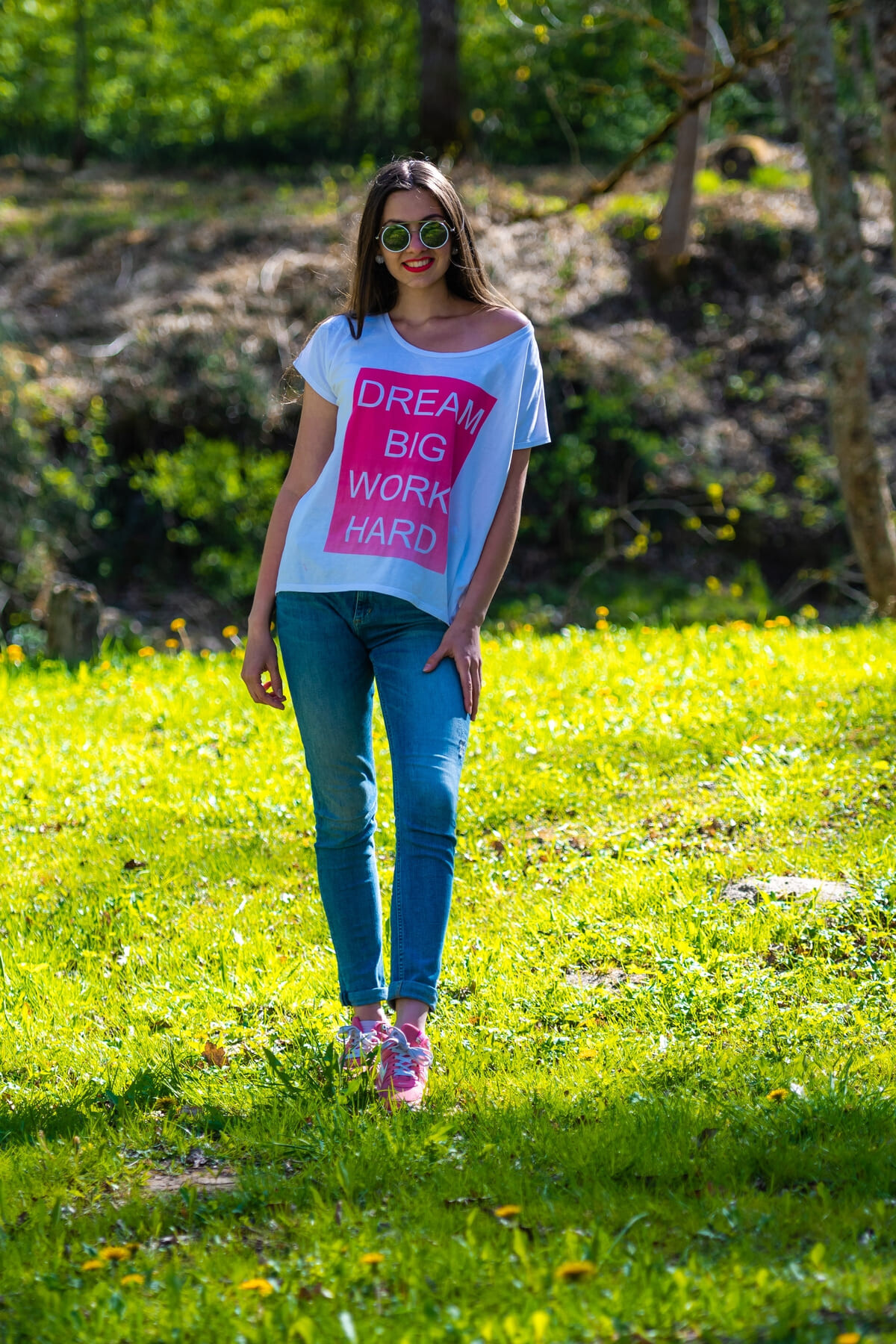 Όποτε δεν θέλω να μιλήσω πολύ, αφήνω το T-shirt μου να πει πώς νιώθω