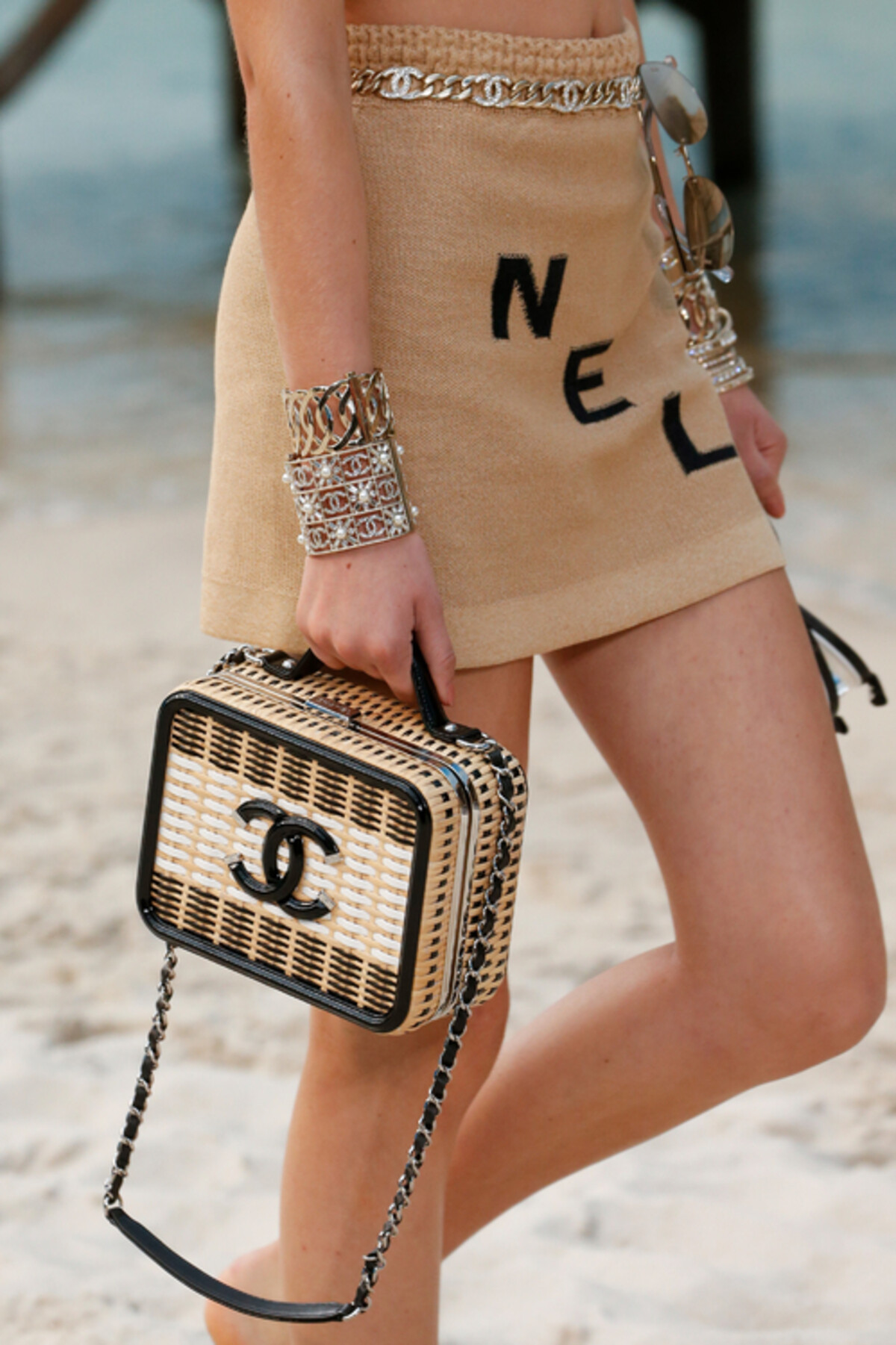 Η Τσάντα Chanel – Ιστορίες Μόδας: Ο απόλυτος οδηγός για το αξεσουάρ που άλλαξε τον κόσμο