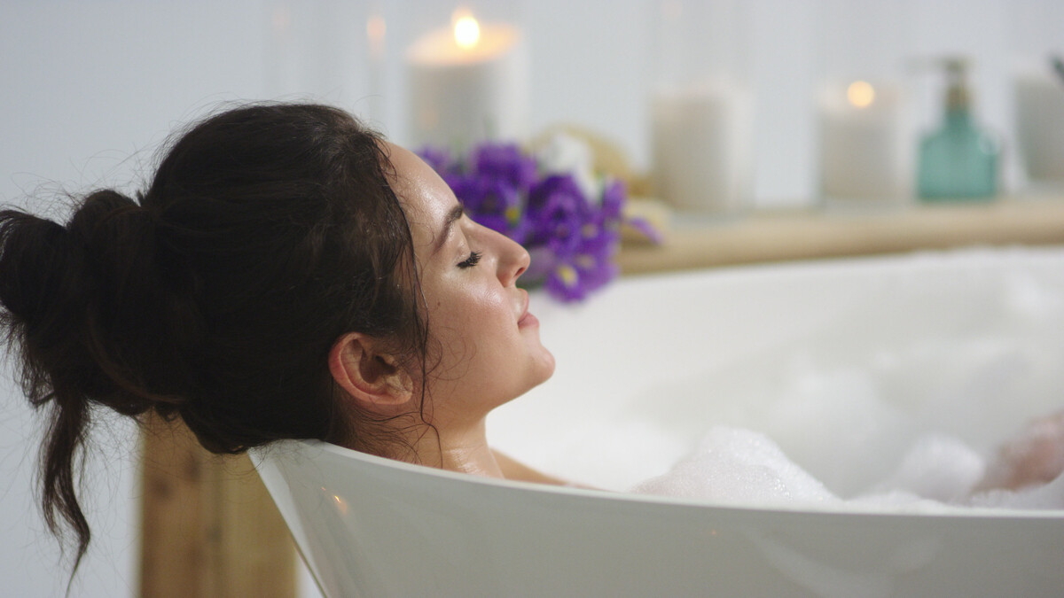 The art of bath: Κατέκτησα την τέχνη του χαλαρωτικού αφρόλουτρου για να διώχνω την αρνητική ενέργεια και κούραση της μέρας