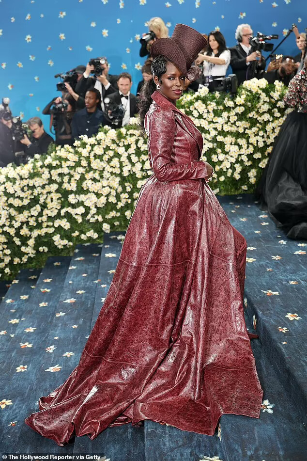 Jodie Turner-Smith με Burberry