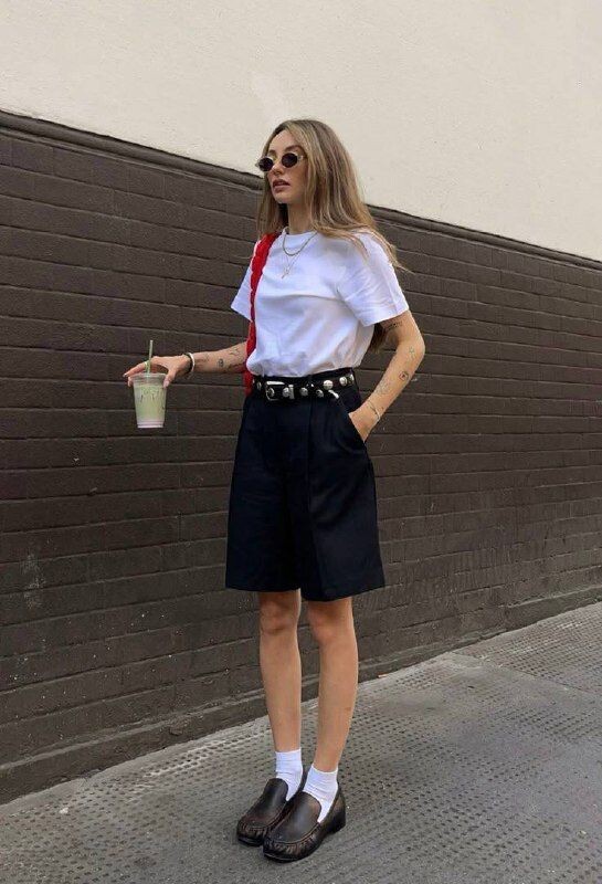 Κροκό loafers με tailored βερμούδα