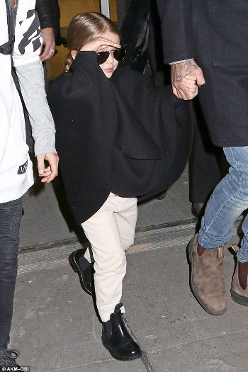 312DB0D700000578-3446149-Mini_Victoria_Harper_Beckham_made_quite_the_entrance_as_she_arri-a-192_1455459090083_fc9ce.jpg