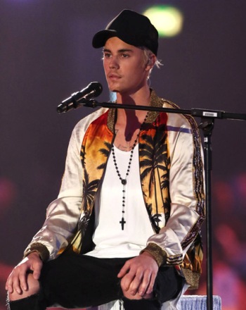 1456347465_justin-bieber-brits.jpg