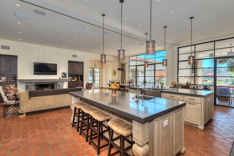 Jlo_new_home_8.jpg