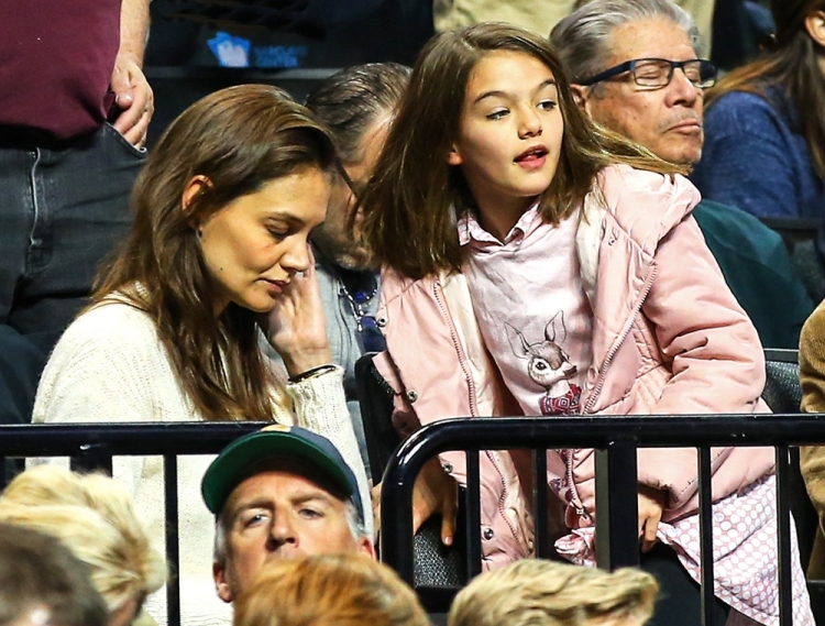 rs_1024x759-160320175115-1024.Katie-Holmes-Suri-Cruise.MS.032016.jpg