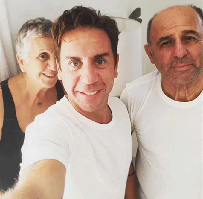 0--mazonakis.gif