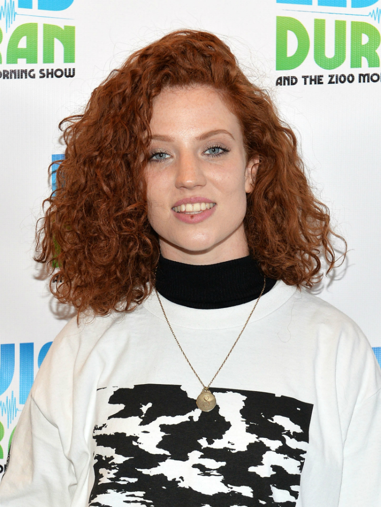 10amazing_curly_hairstyles_02.jpg