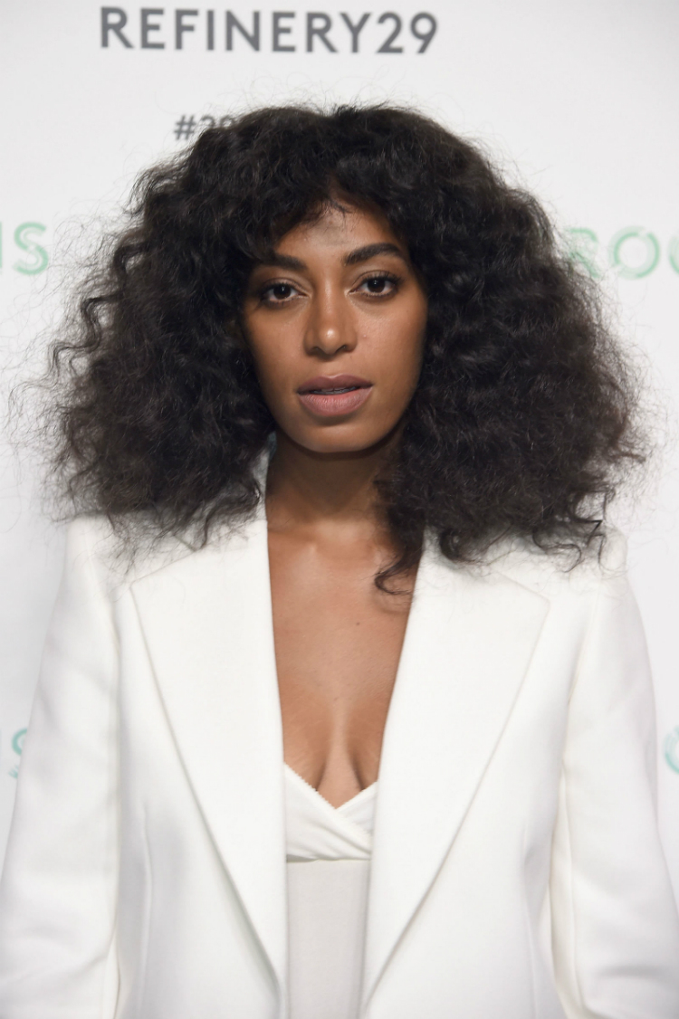 10amazing_curly_hairstyles_06.jpg