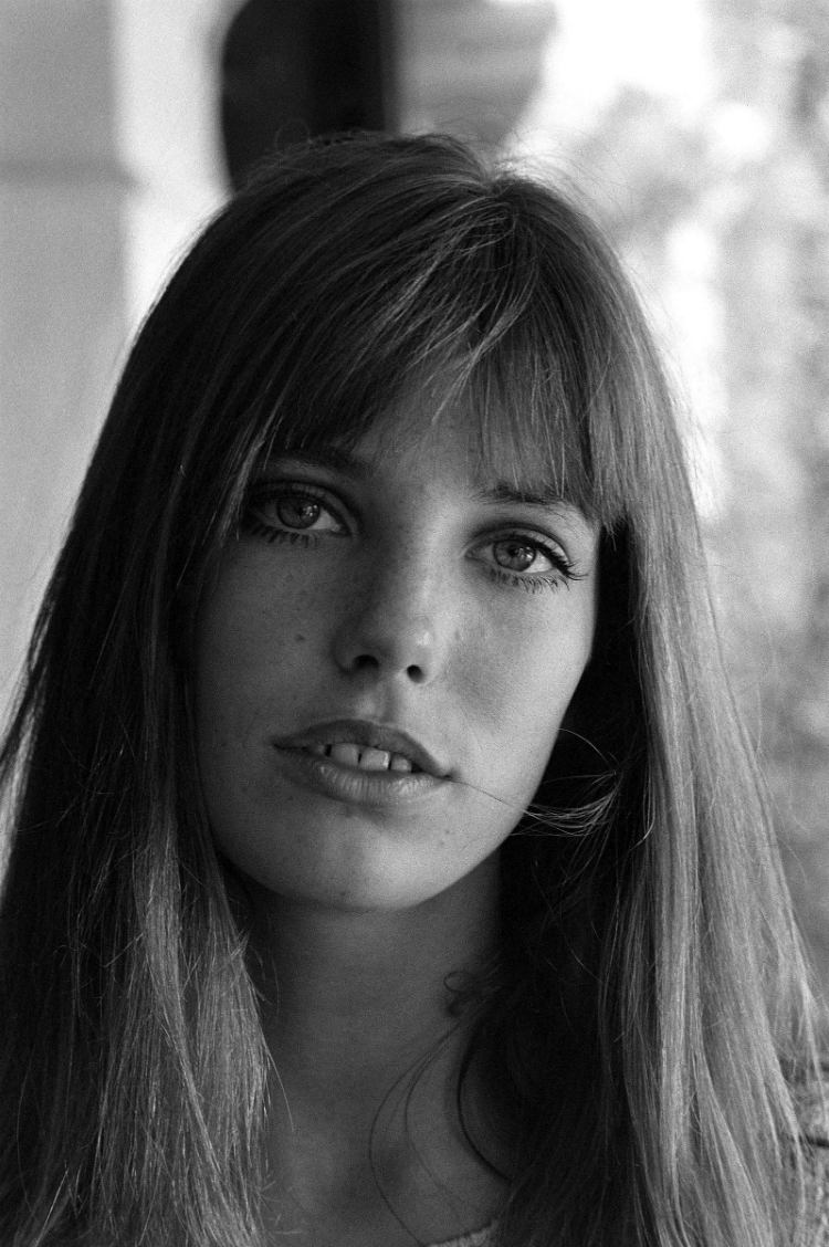 6beautiful-women-with-tooth-gap-03.jpg