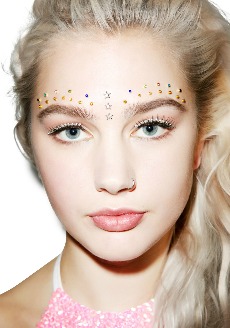 7unsual-beautytrends-05.jpg