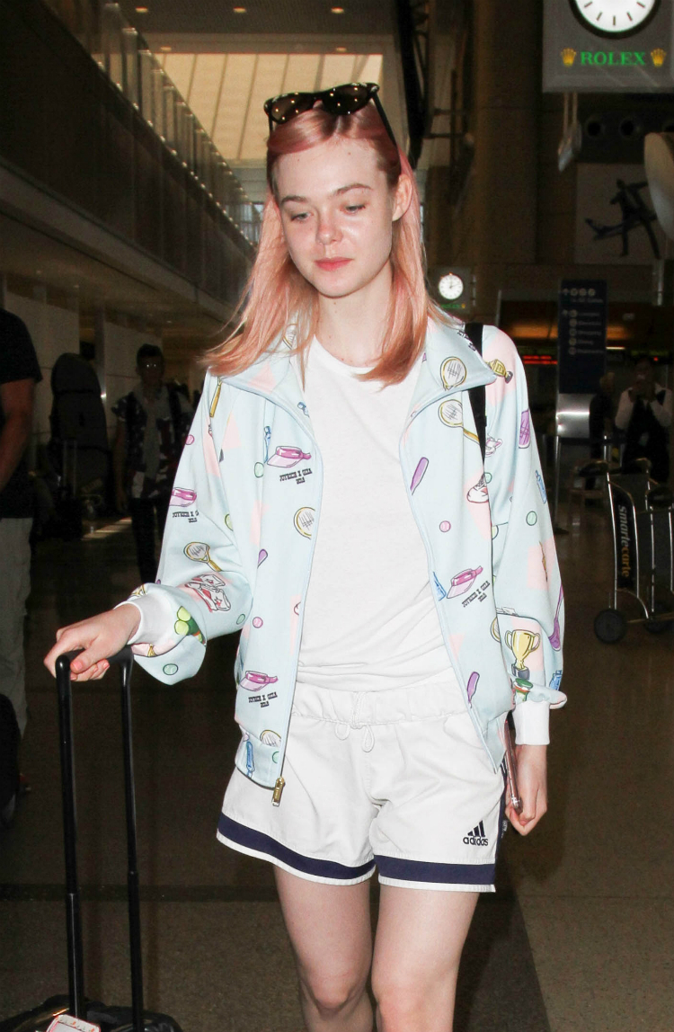 8celebwithpinkhair-03.jpg