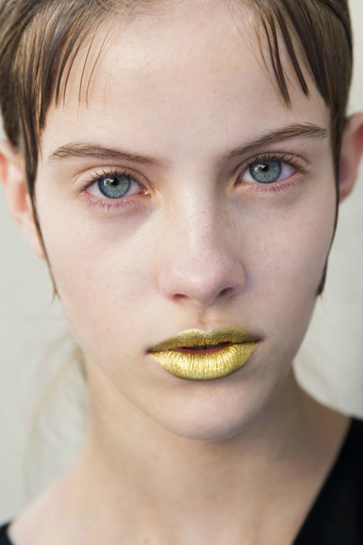 2016-gold-lips-spring-01.jpg