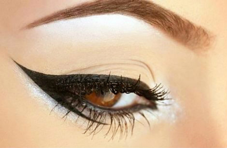 3waystoweartheeyeliner_03.jpg