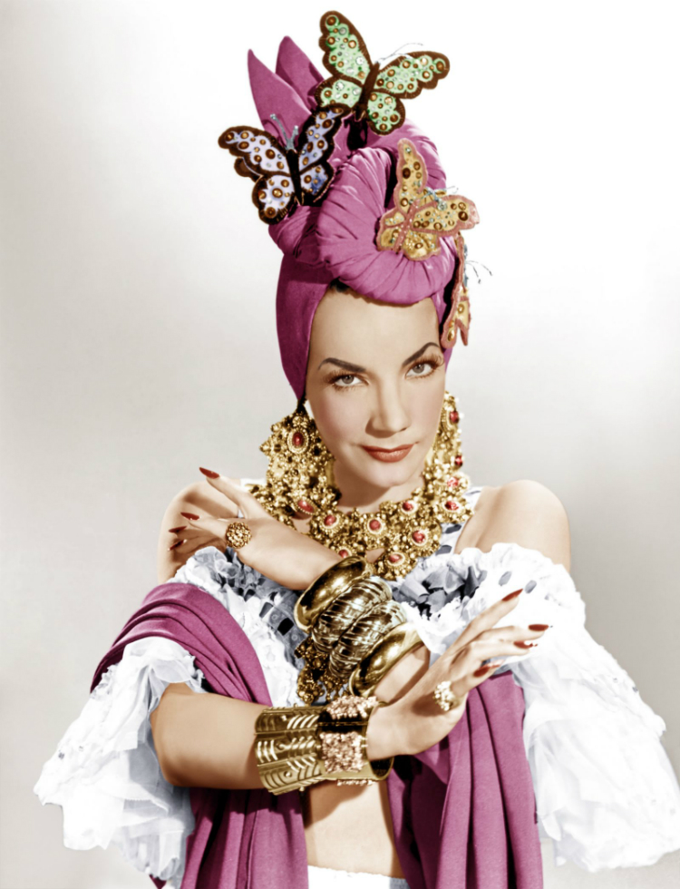 6iconic-red-nails-of-all-time-03.jpg