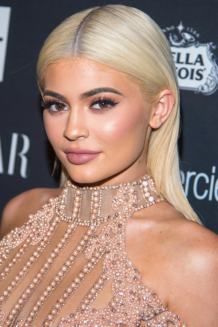 12blonde-platinum-celebs-06.jpg