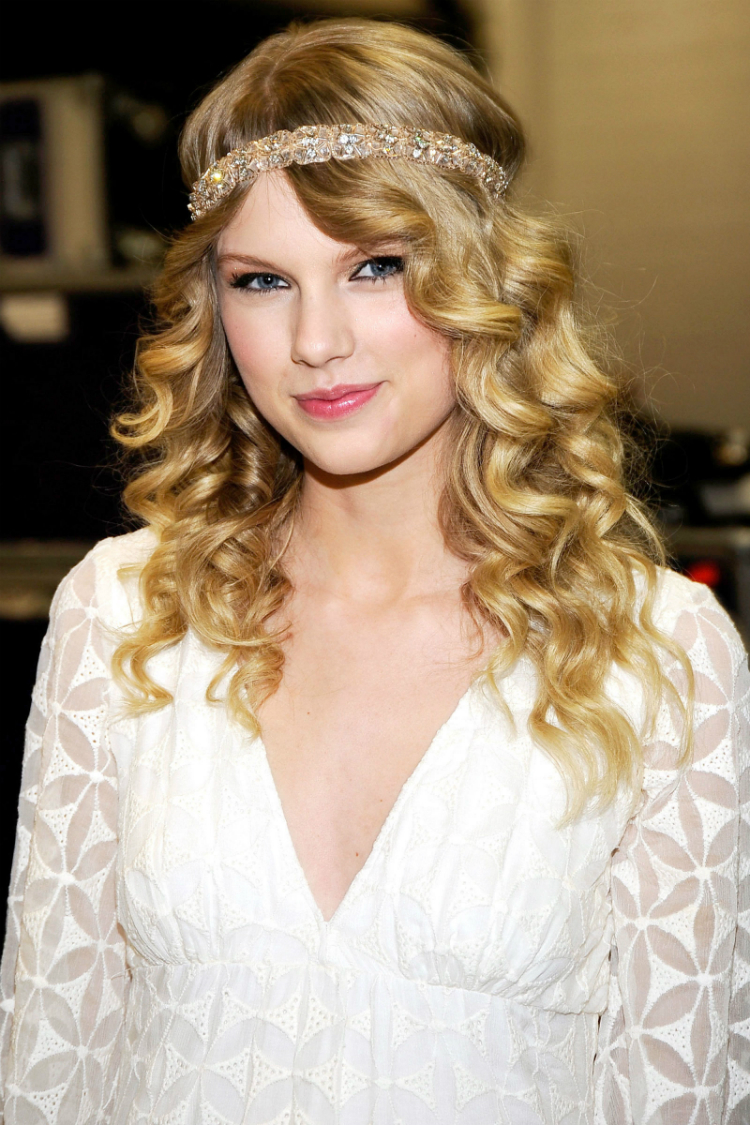 8beautylooks-by-taylor-swift-02.jpg
