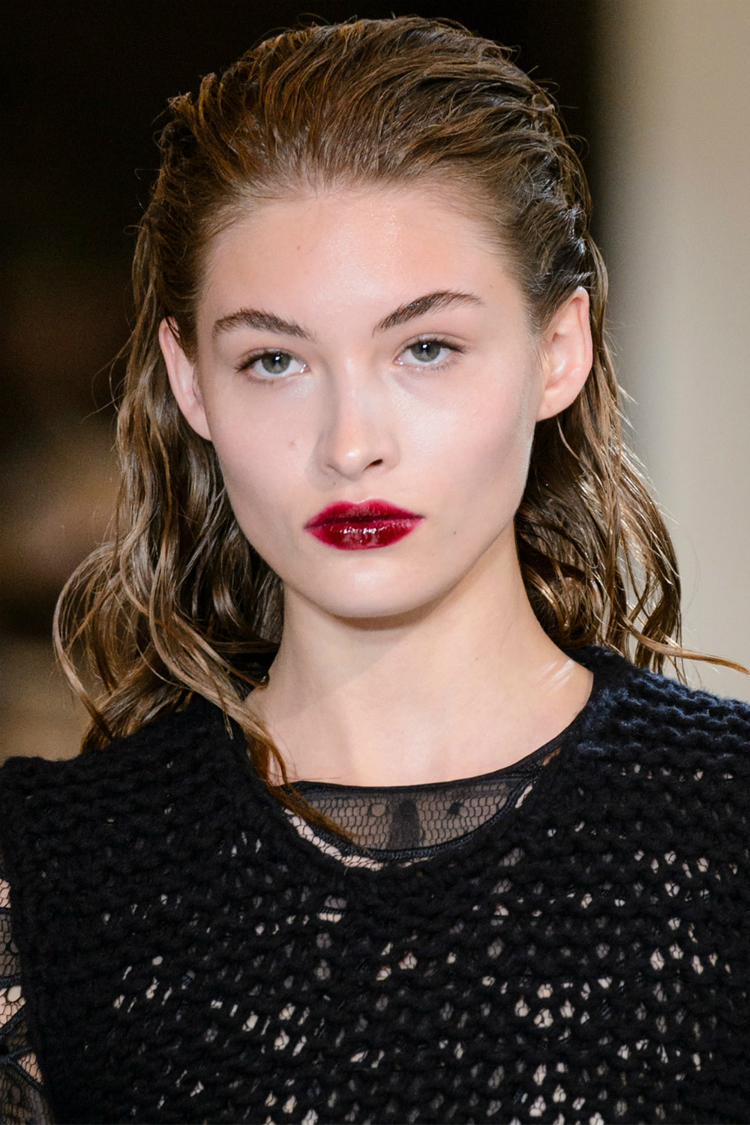 06-paris-beauty-trends-1718fw-03.jpg