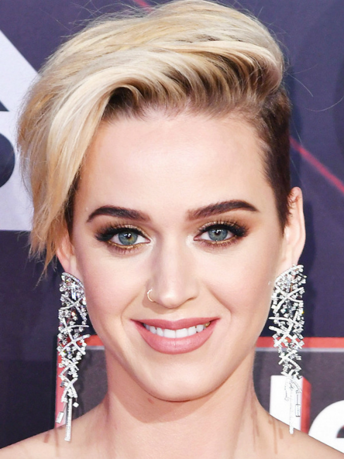 9short-haircuts-03.jpg