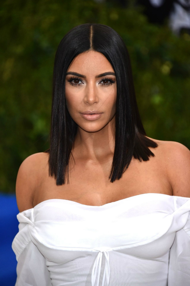 4steps-to-kimk-sleek-hair-01.jpg