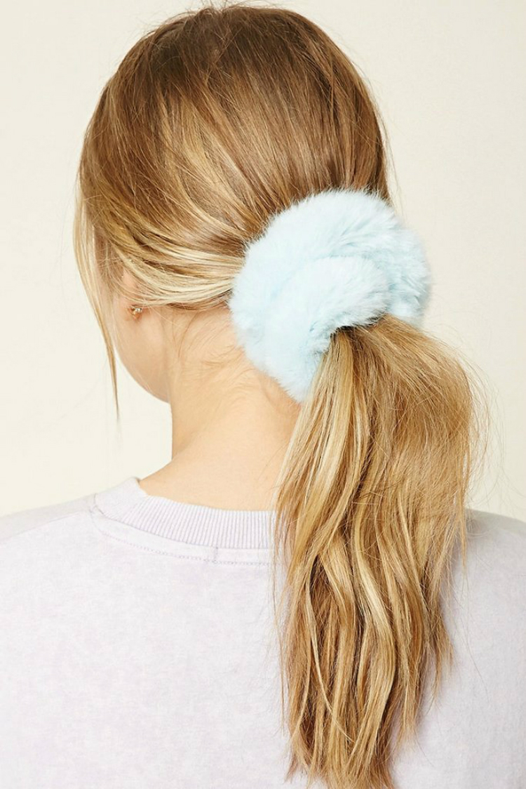 5scrunchies-90s-hair-accessory-04.jpg