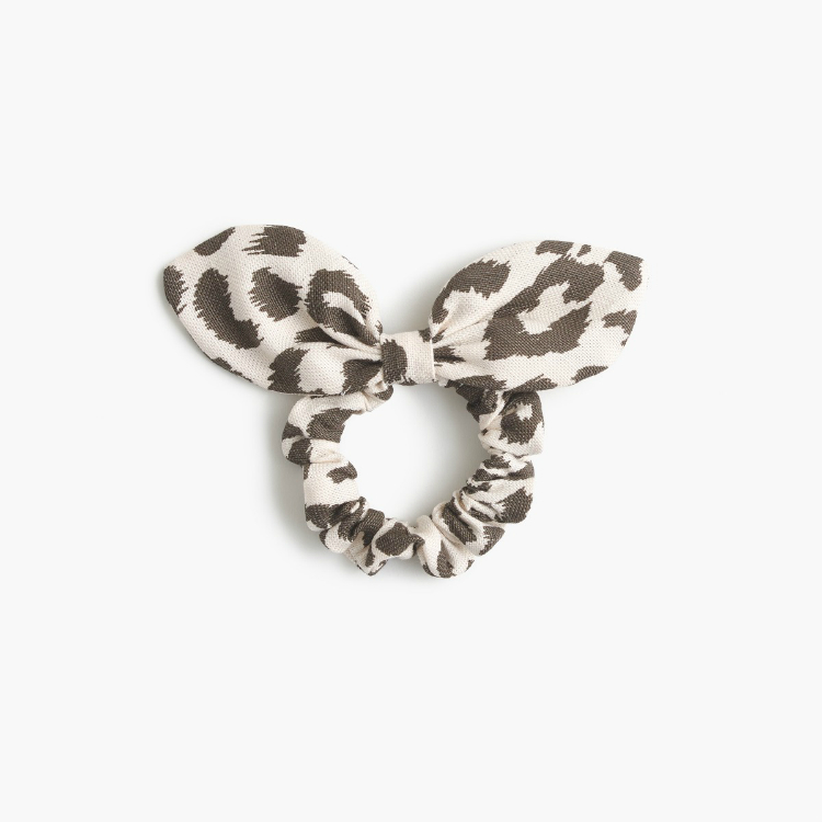 5scrunchies-90s-hair-accessory-05.jpg