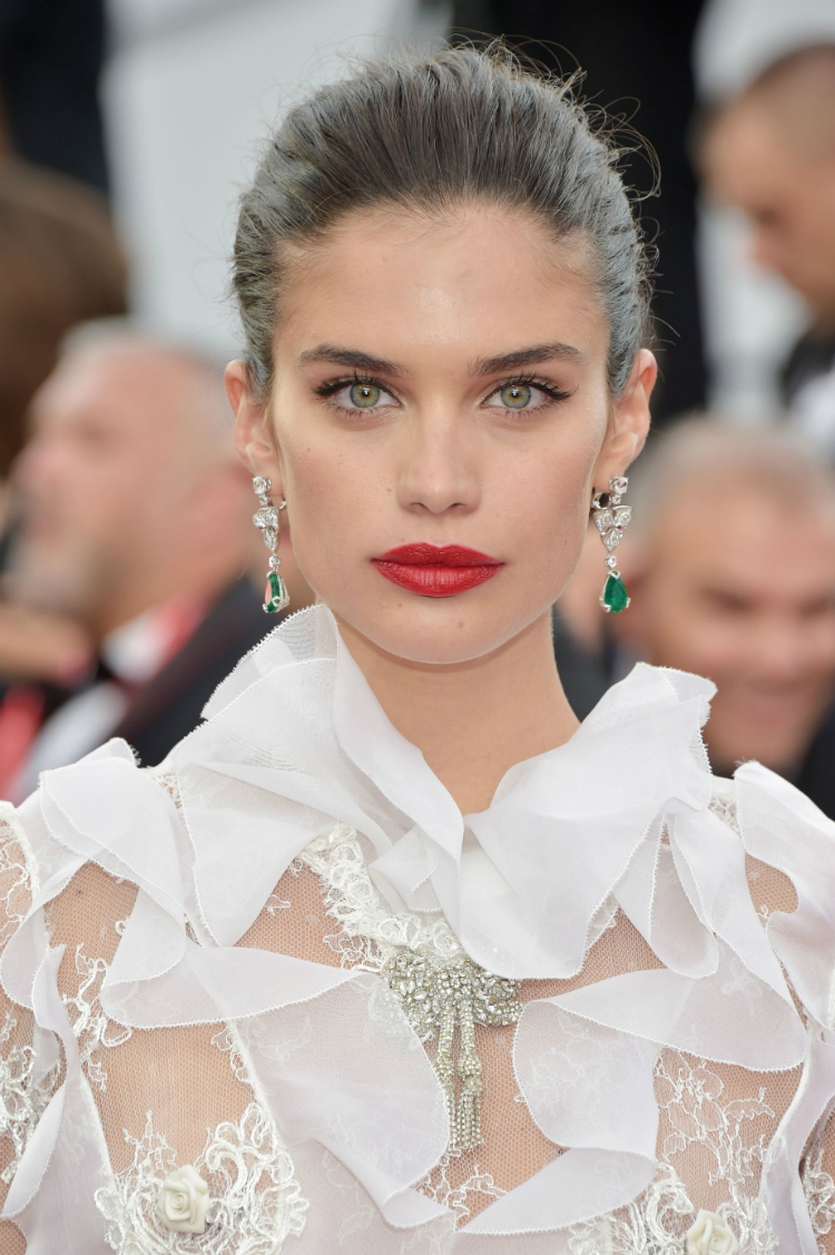8cannes_bl_final_04.jpg