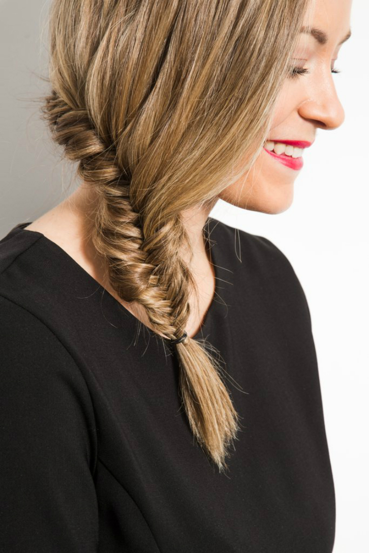 5-easy-hairstyles-for-valentinesday-05.jpg