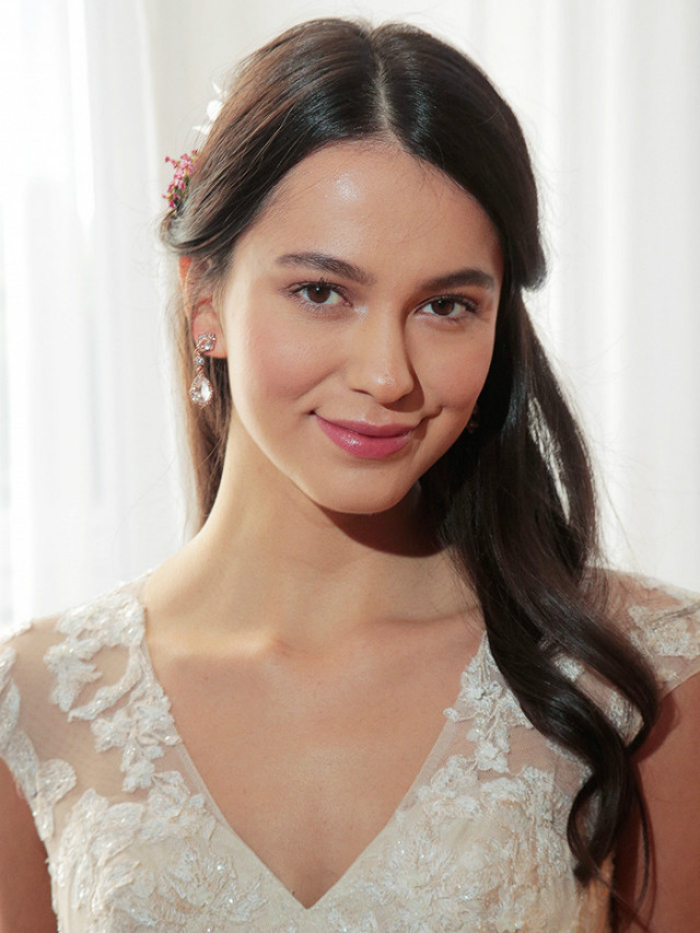 5-wedding-hairstyles-you-can-totally-do-yourself-01.jpg
