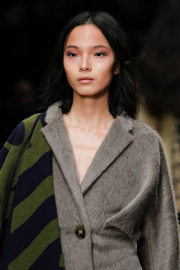 6burberry-signature-beautylooks-03.jpg
