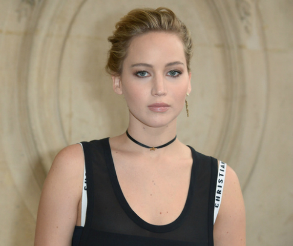 6celeb-beautylooks-frow-pfw-ss17-06.jpg